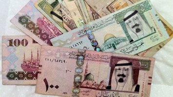 تراجع الريال السعودي أمام الجنيه البنكي بعد تجاوز 14 جنيها اليوم الإثنين
