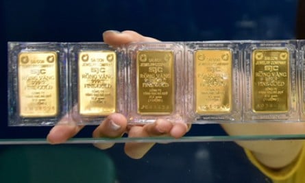 تراجع غير مسبوق في أسعار الذهب عالميًا ومحليًا يثير قلق المستثمرين