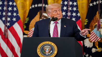 ترامب يتوعد إيران بضربة قوية الأسبوع المقبل ردًا على إغلاق مضيق هرمز