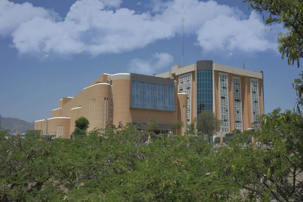 تعليق الدراسة الحضورية في مدارس عسير اليوم الخميس ضمن قرار إداري عاجل للحفاظ على السلامة العامة