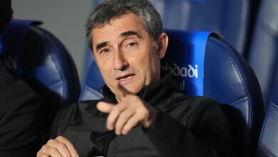 تعليق غير متوقع من فالفيردي حول عدم طرد لاعب برشلونة يثير الجدل