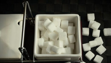 توقعات بارتفاع أسعار السكر الخام بنسبة 10% بحلول 2026 نتيجة أزمة الإمدادات