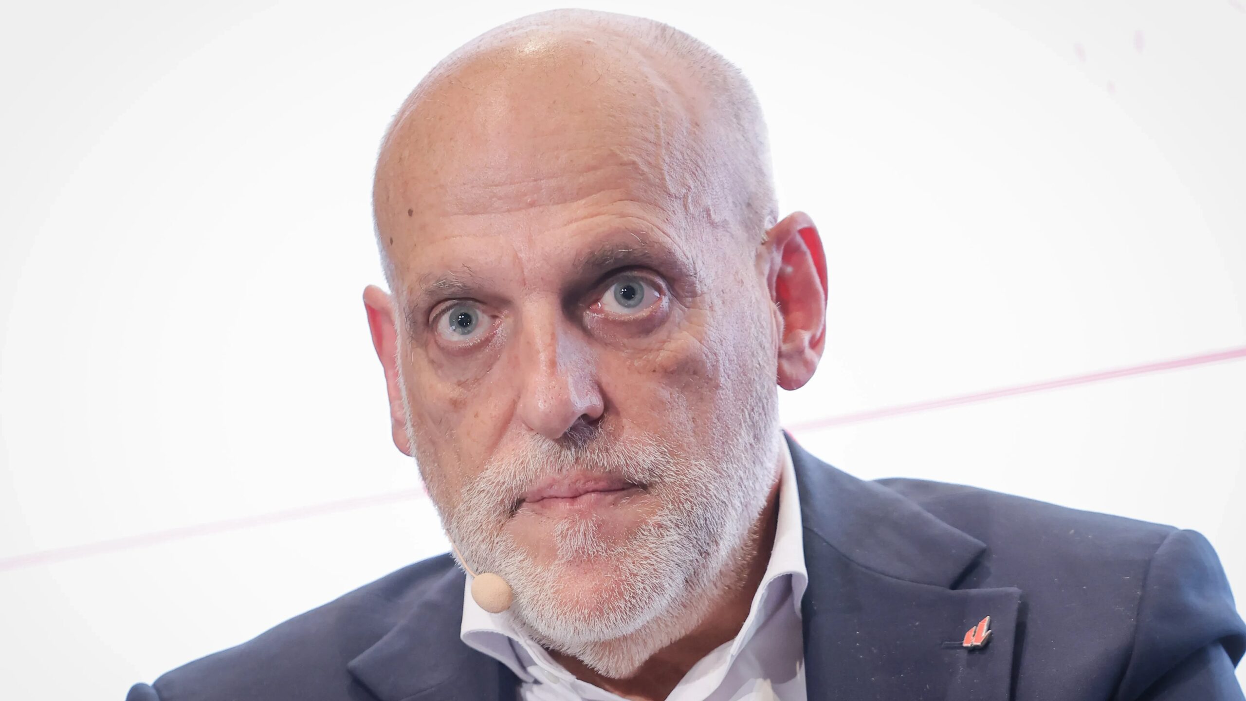 تيباس يؤيد عقوبة ريال مدريد ويعبّر عن موقفه من انتخابات برشلونة في هذا الوقت