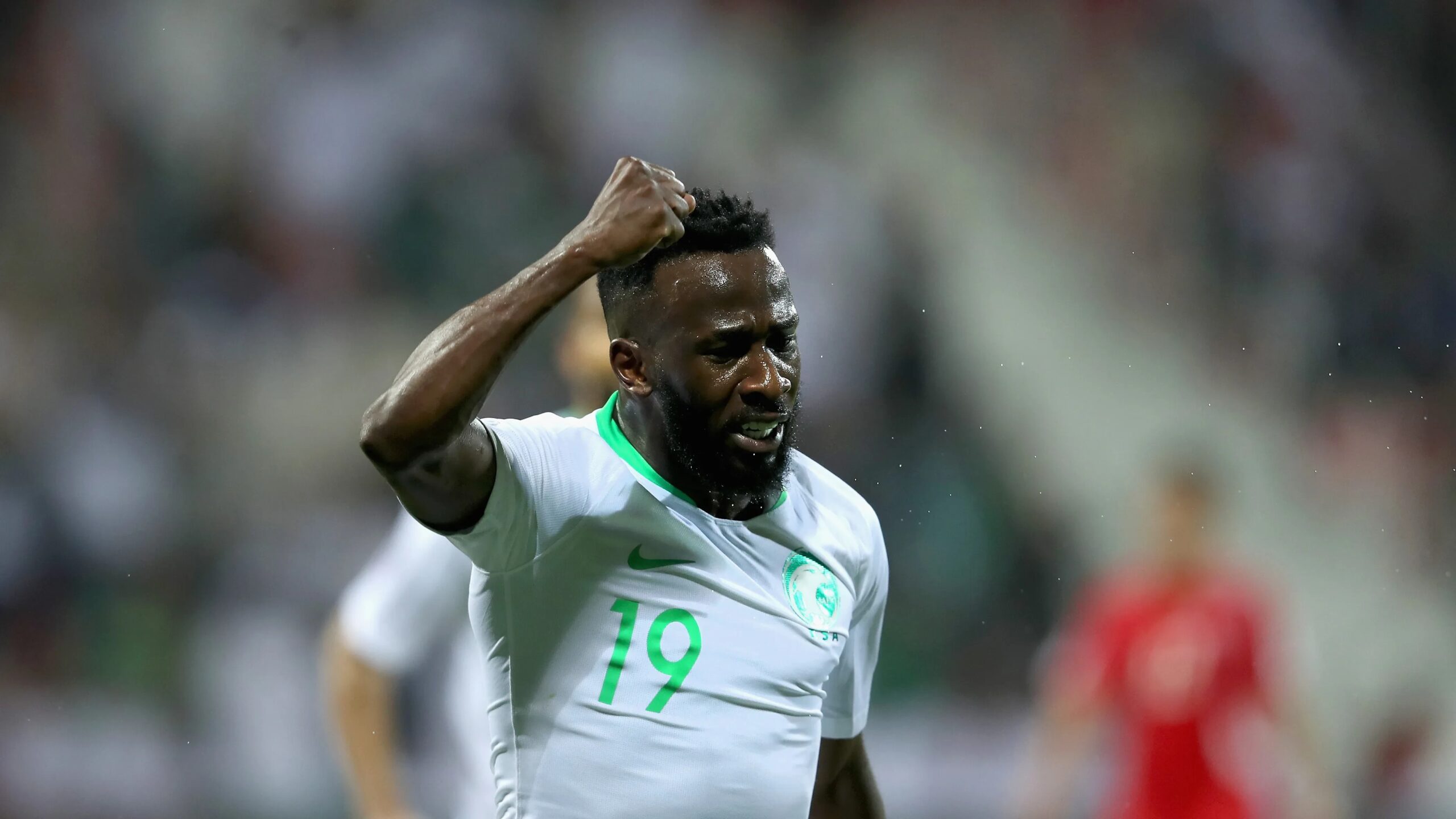 جمهور الأهلي يعيد فهد المولد إلى ديربي جدة بعد غياب أربع سنوات