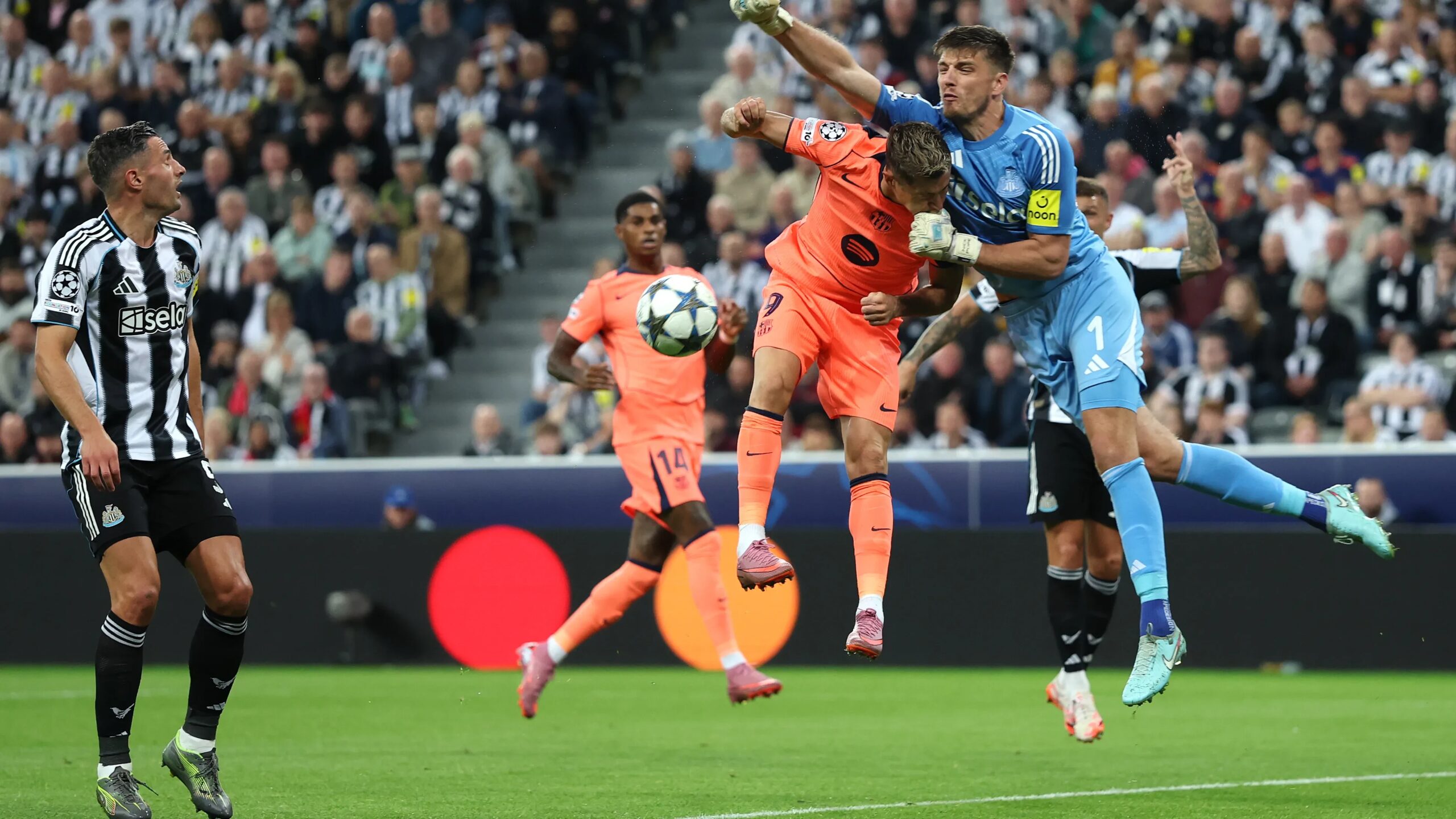 حاسوب عملاق يحذر برشلونة من نتائج مقلقة في لقاء نيوكاسل