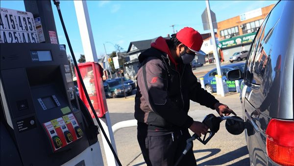 حرب إيران ترفع أسعار الوقود في أمريكا وتزيد من اضطرابات إمدادات الطاقة العالمية