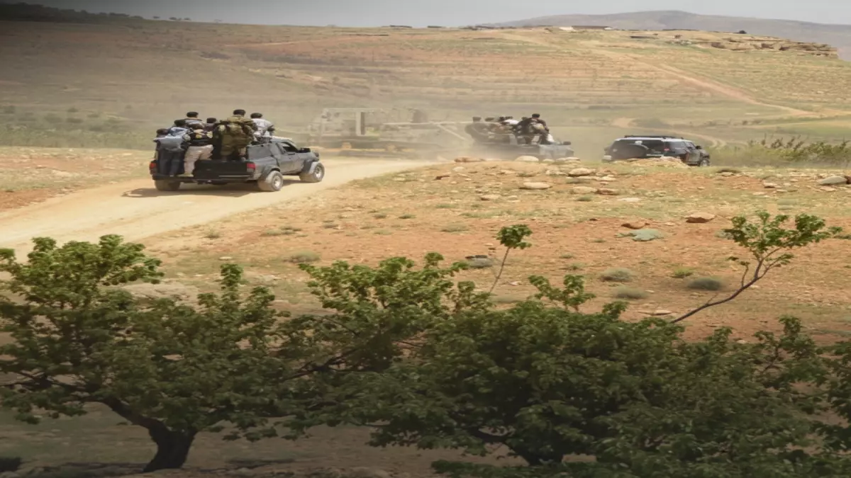 حزب الله يقصف الأراضي السورية بالمدفعية.. والجيش السوري يلوح برد قاسٍ ومباشر