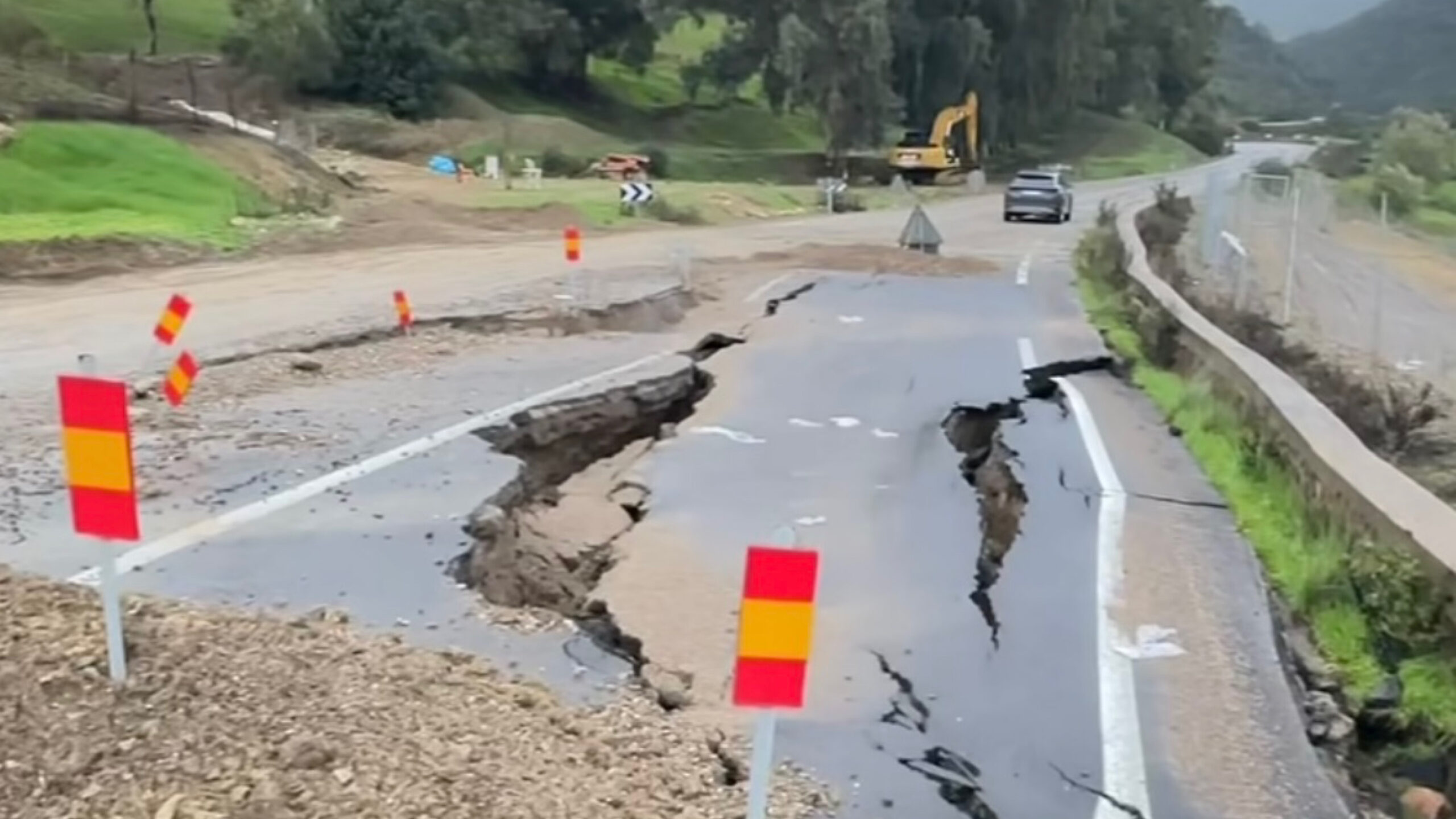 حموني يطالب بعقد اجتماع عاجل في البرلمان بحضور وزير التجهيز لمناقشة الأضرار التي خلفتها السيول والفيضانات على الطرق