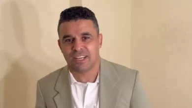 خالد الغندور يثور غضباً ويتوجه برسالة صادمة إلى جماهير الأهلي بعد كارثة الـ60 ألف دولار
