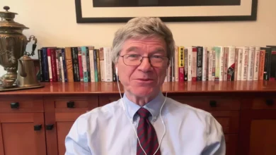 خبراء أمريكيون يفضحون الهجوم الأمريكي-الإسرائيلي على إيران: جريمة حرب أسفرت عن مقتل 140 طفلة وتهدد السلم الإقليمي