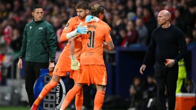 خطأ كارثي لحارس توتنهام يلقيه خارج مباراة أتلتيكو مدريد مبكرا ويؤثر على نتائج الفريق