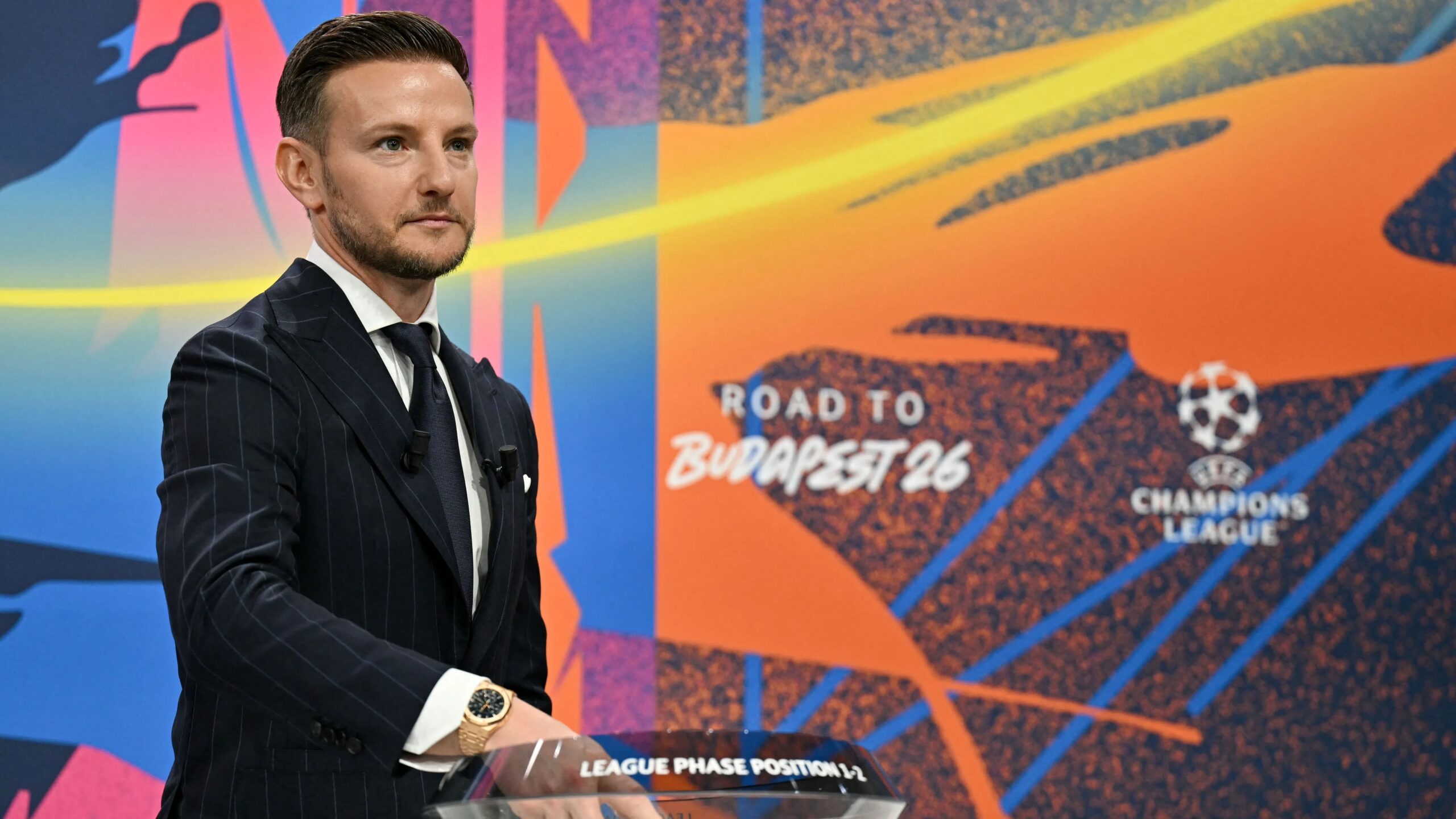 راكيتيتش يختار بين تشافي وإنييستا ومودريتش في قرار حاسم لعام 2023