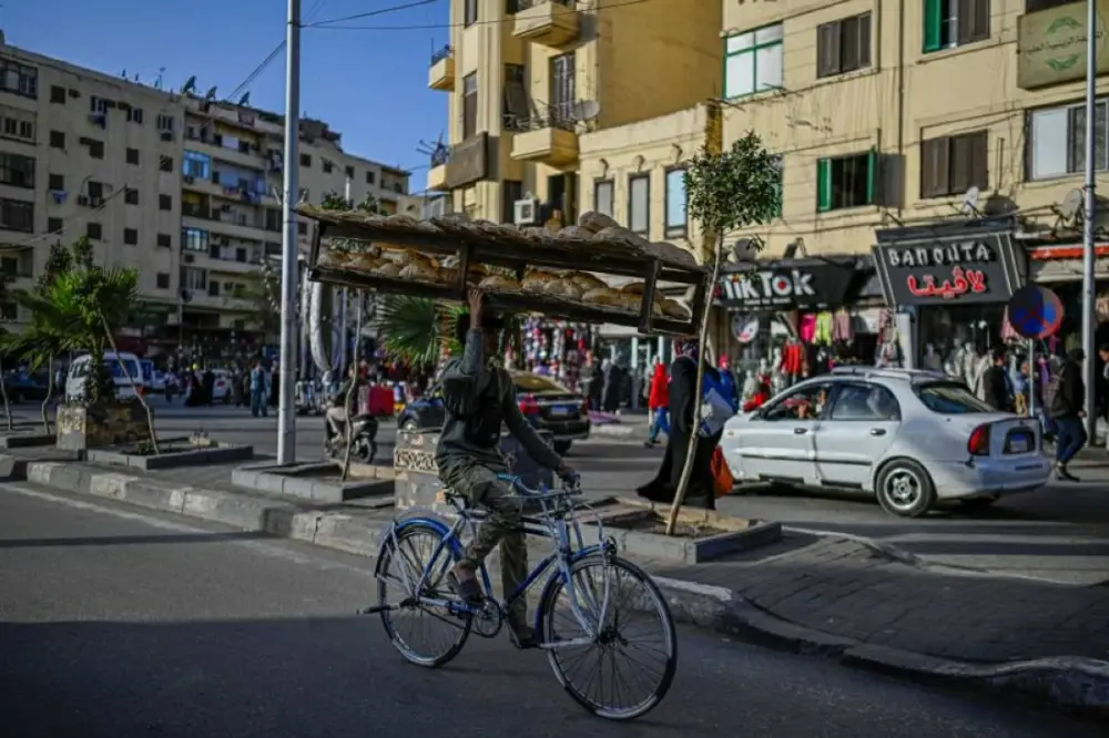 زيادة سعر رغيف الخبز في مصر رسمياً بعد قرار رفع أسعار البنزين