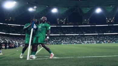 سر الاحتفال المهيب الذي هز جماهير جدة: إيفان توني يكشف الوعد المؤثر لابنه قبل ديربي النار!