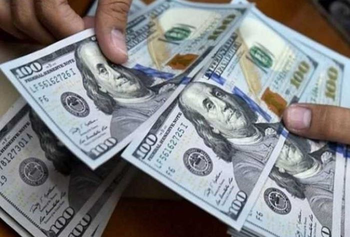 سعر الدولار مقابل الجنيه في البنوك اليوم الأحد 8-3-2026: تعرف على آخر المستجدات