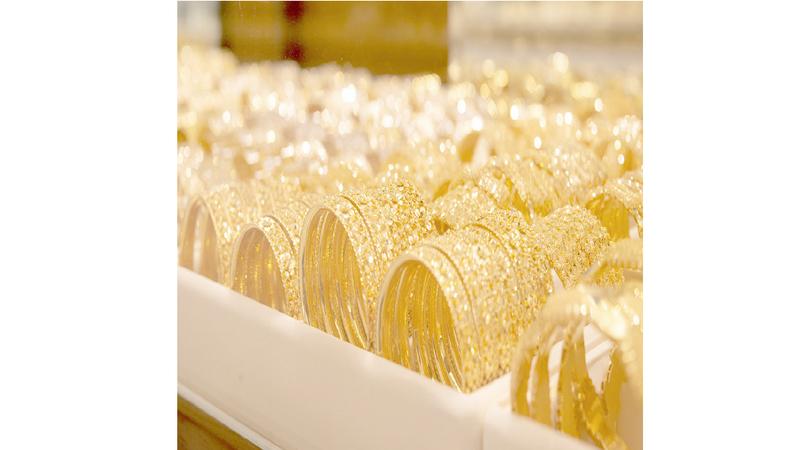 سعر الذهب عيار 21 يسجل 104.9 دينار في السوق المحلية وسط تذبذبات الأسعار