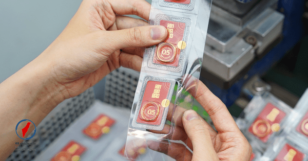 سعر الذهب في فيتنام يتراجع دون 180 مليون دونغ للغرام صباح 14 مارس