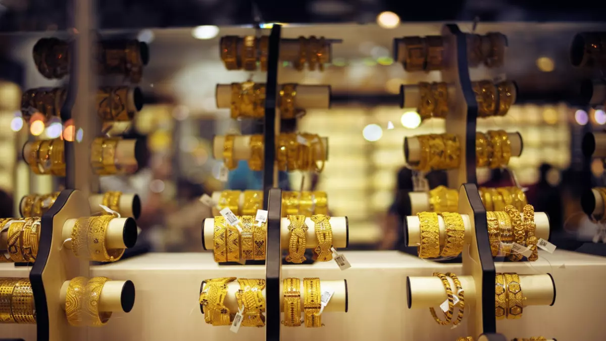 سعر الذهب ينهار في مصر اليوم.. تراجع عيار 21 إلى تحت 7300 جنيه وتوقعات مثيرة لأسعار الأسبوع القادم!