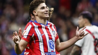 سيميوني يعلق على تصريحات ألفاريز المثيرة بشأن الرحيل ويشدد على أهمية التركيز على المستقبل