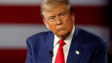 شبح أزمة السويس يطارد ترامب.. كيف يمكن لوصول برميل النفط إلى 200 دولار أن يُهدد مستقبل أمريكا؟