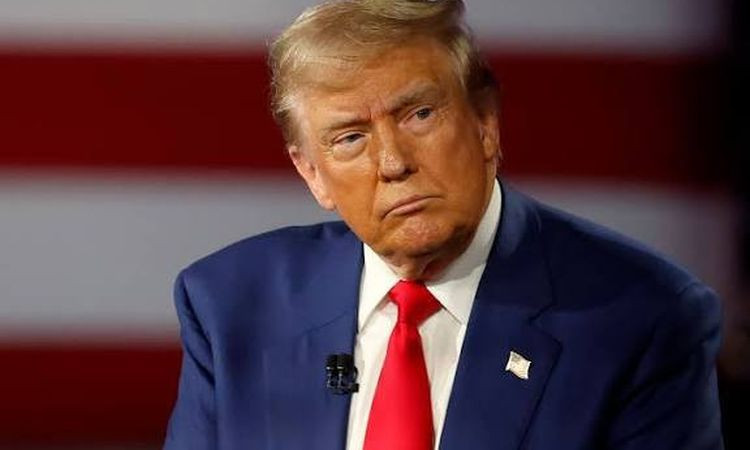 شبح أزمة السويس يطارد ترامب.. كيف يمكن لوصول برميل النفط إلى 200 دولار أن يُهدد مستقبل أمريكا؟