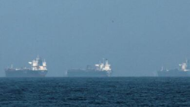 صحيفة بريطانية تحذر: أزمة الشحن في الخليج قد تؤدي إلى اضطرابات حادة في أسعار الغذاء