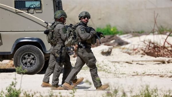 صفارات إنذار واعتقالات متزايدة وقيود مشددة على الفلسطينيين في الضفة الغربية تثير التوترات وتتفاقم الأزمة الأمنية