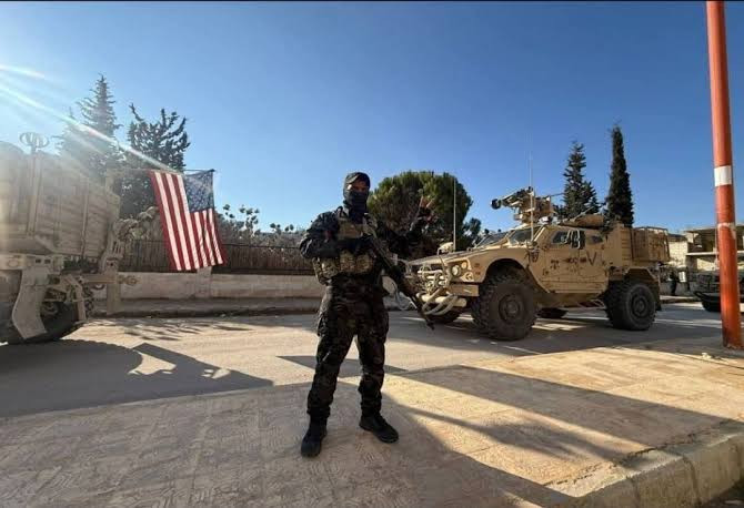 عاجل: قوات كردية إيرانية تشرع في عملية برية واسعة ضد الجيش الإيراني بدعم أمريكي