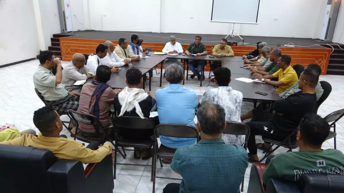 عدن تتهيأ لتحول جذري في نظافتها مع حملة شاملة تحت شعار "عدن أجمل وأنظف" تسبق عيد الفطر