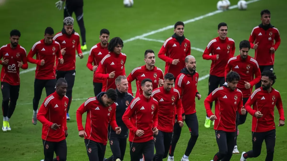 عمرو الدردير يُعبّر عن إعجابه الشديد ببلعمري: "يا بخت الأهلي"... هل يقترب من حسم لقب الدوري؟