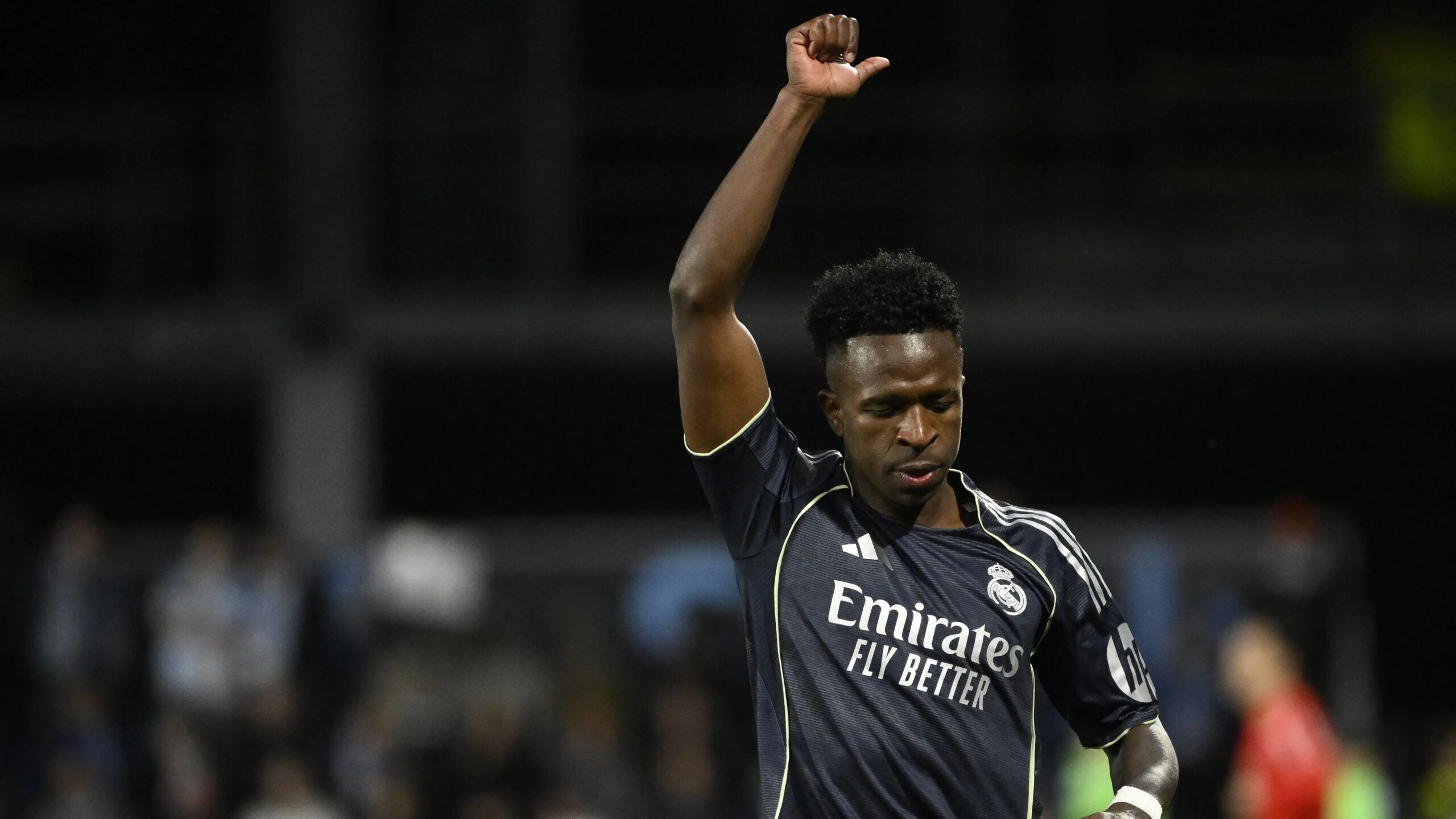 فينيسيوس يثير القلق قبل مواجهة مانشستر سيتي في دوري أبطال أوروبا