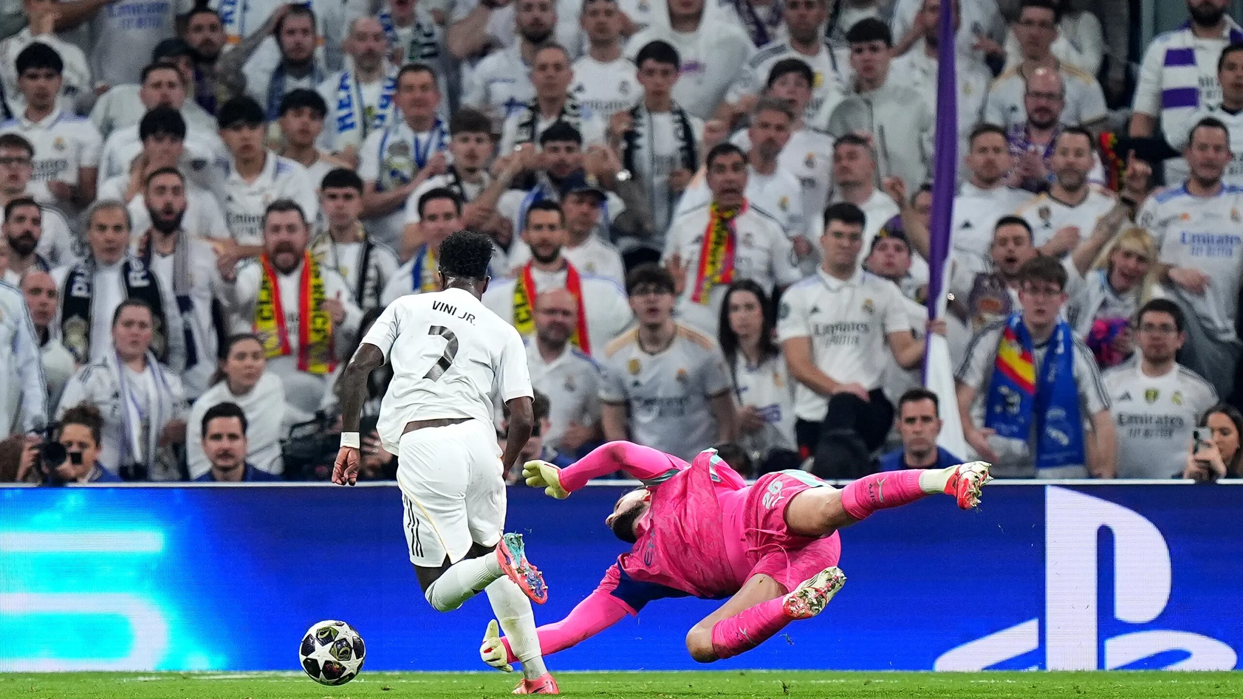 فينيسيوس يعتذر لجماهير ريال مدريد بعد أدائه أمام مانشستر سيتي ويعد بمضاعفة جهوده