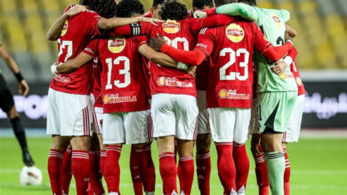 قرار عاجل من نادٍ أوروبي بشأن التعاقد مع نجم الأهلي يثير الجدل ويهدد مستقبله