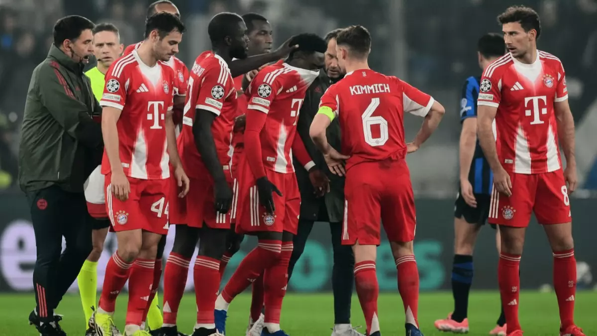 كارثة إصابات تضرب بايرن ميونيخ: موسيالا وديفيس يخرجان من الملعب في أسوأ توقيت حاسم!