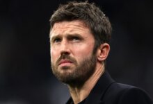 كاريك يكشف عن كواليس أزمة سكولز ويعلن عودة نجم يونايتد المنتظر