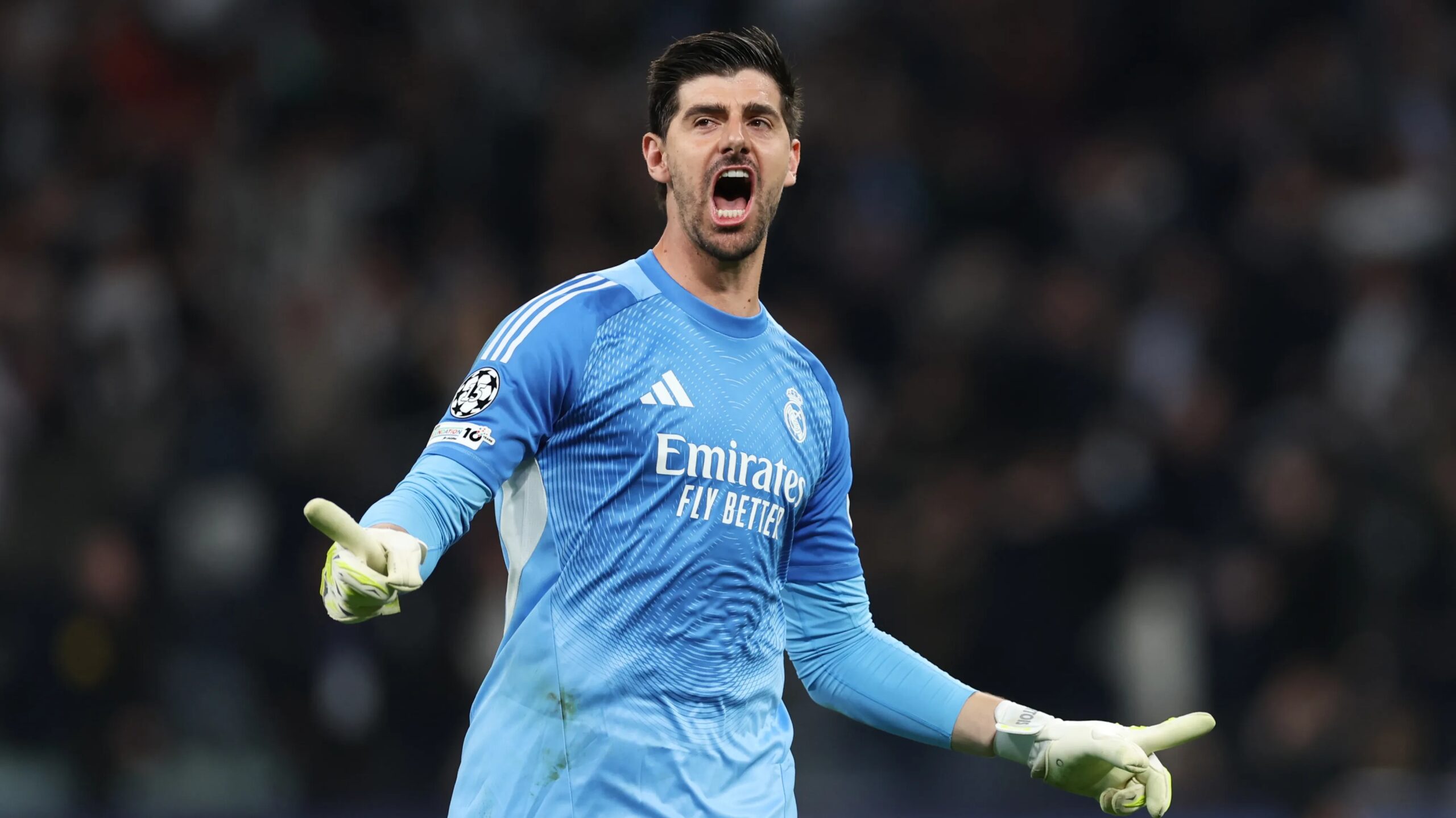 كورتوا يؤكد أن ريال مدريد ليس حضانة أطفال ونتحدث عن واقع كرة القدم