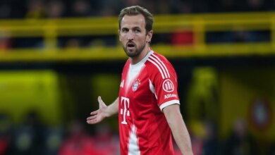 كومباني يعلن إصابة هاري كين ويضع فرص ليفاندوفسكي في مباراة مهمة