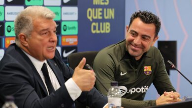 لابورتا يرد بقسوة على تشافي ويصفه بأداة تسبب خسائر برشلونة