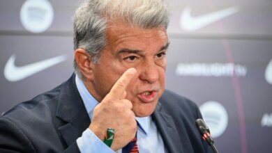 لابورتا يرد على تشافي ويؤكد صحة اختياره بشأن ميسي