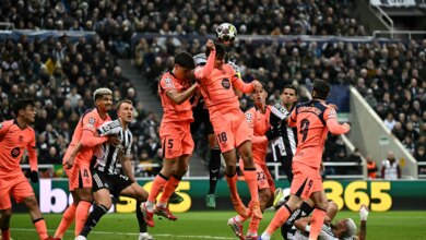 لماذا غادر نجمه ملعب نيوكاسل بعد 40 دقيقة من مباراة برشلونة