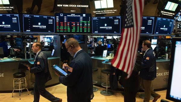 مؤشرات وول ستريت تتراجع رغم ارتفاع أسعار النفط الأمريكي بنسبة 8%