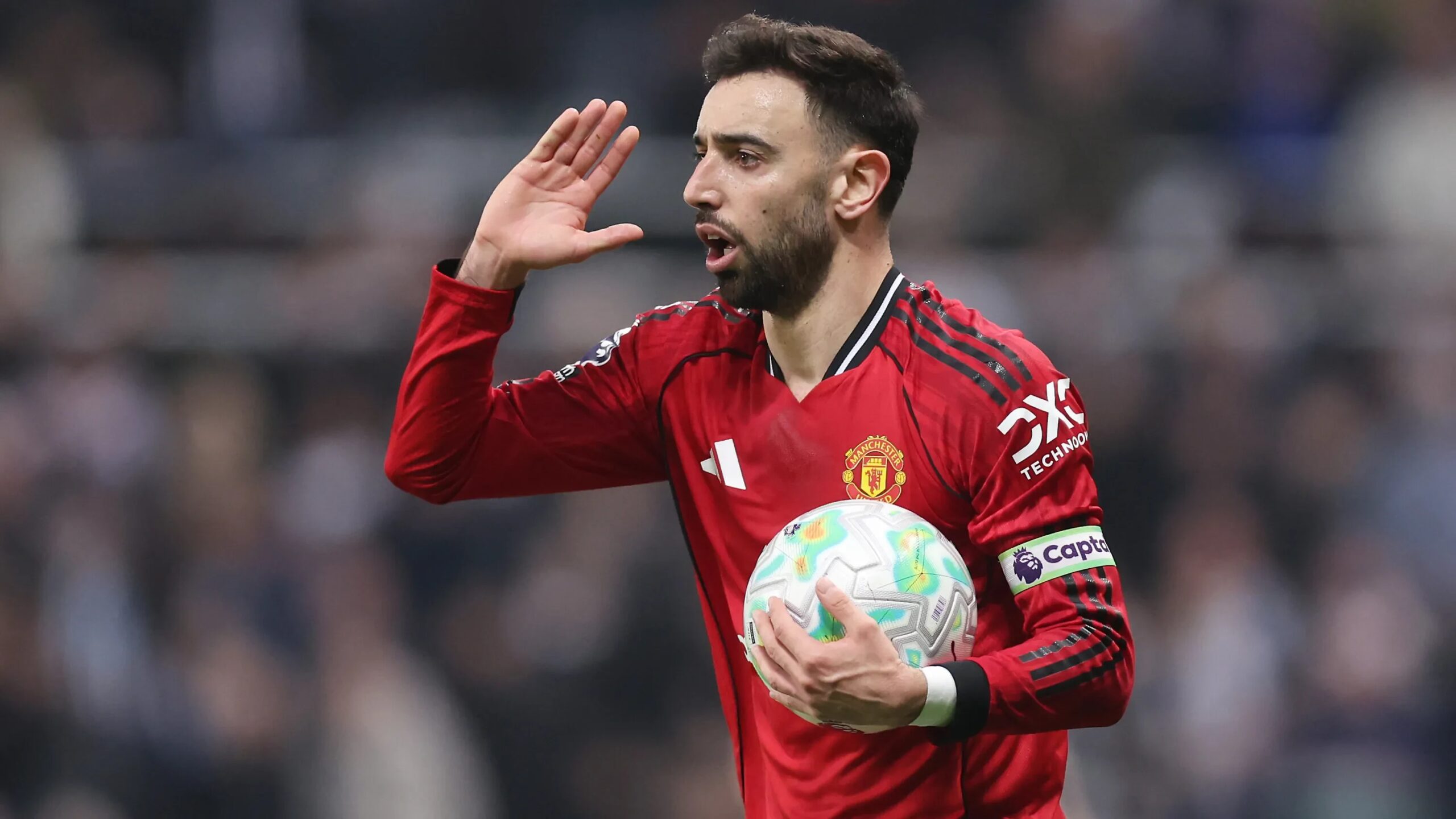 مانشستر يونايتد يتحرك لانتشال برونو فرنانديز مناقلة الدوري السعودي بالملايين