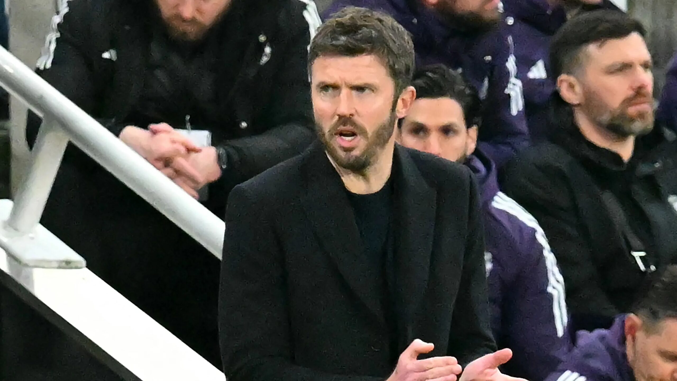 مانشستر يونايتد يخطط لضم اللاعب المفقود لتعزيز خطة كاريك وتحقيق الأهداف المحددة