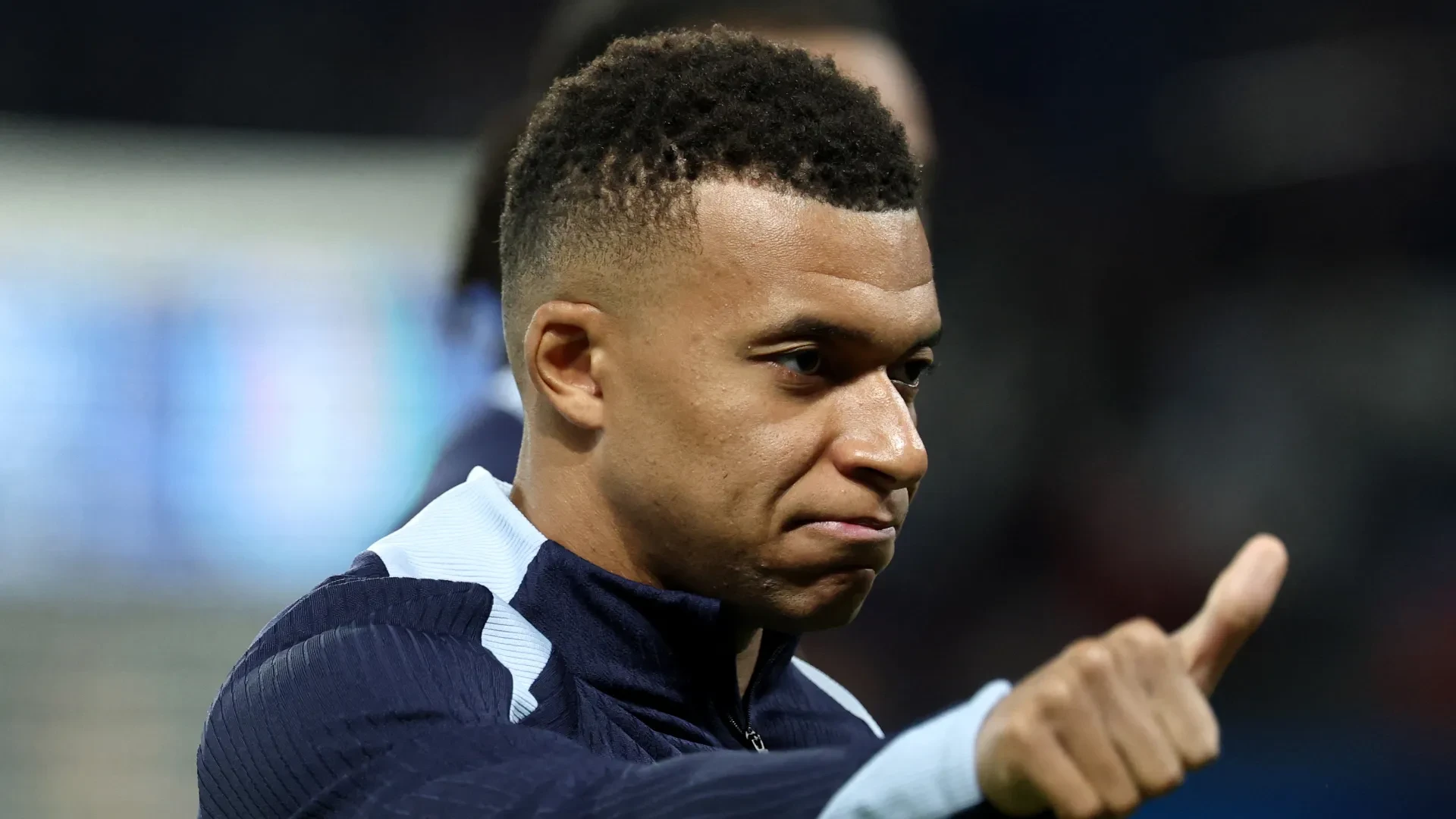 مبابي يواجه عاصفة الحب مع ممثلة إسبانية في باريس يثير غضب مدريد