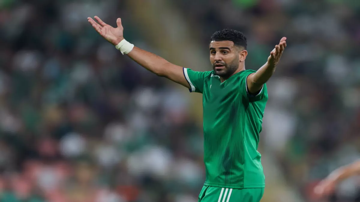 محرز يتصدر نجوم الأسبوع في روشن.. والقائمة الرسمية تكشف مفاجآت صادمة تعكس تباين الأداء وتغيرات مثيرة في الملاعب