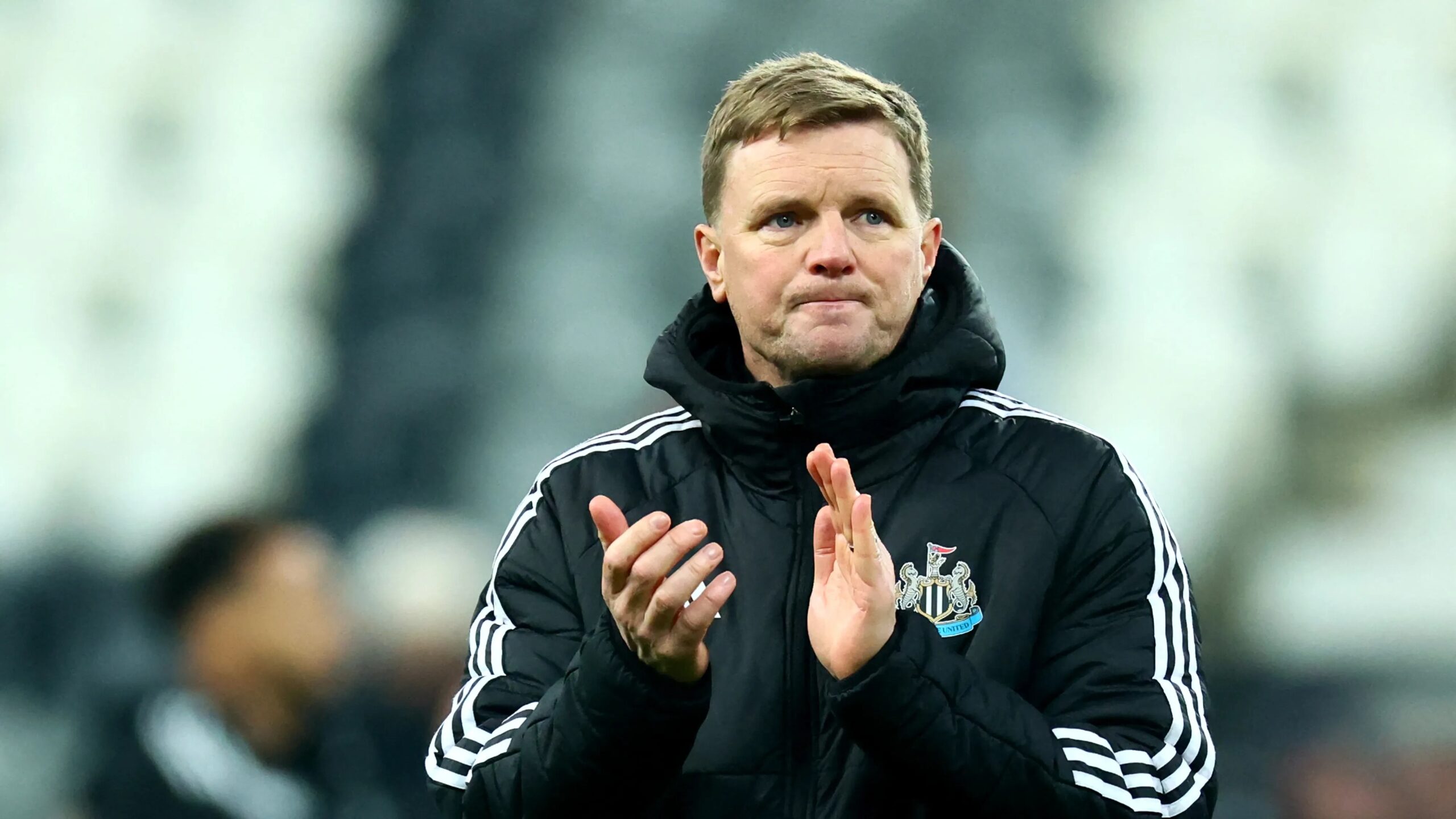 مدرب نيوكاسل يصف مباراة برشلونة بأنها الأهم في تاريخ النادي ويؤكد على أهمية التركيز والأداء المميز