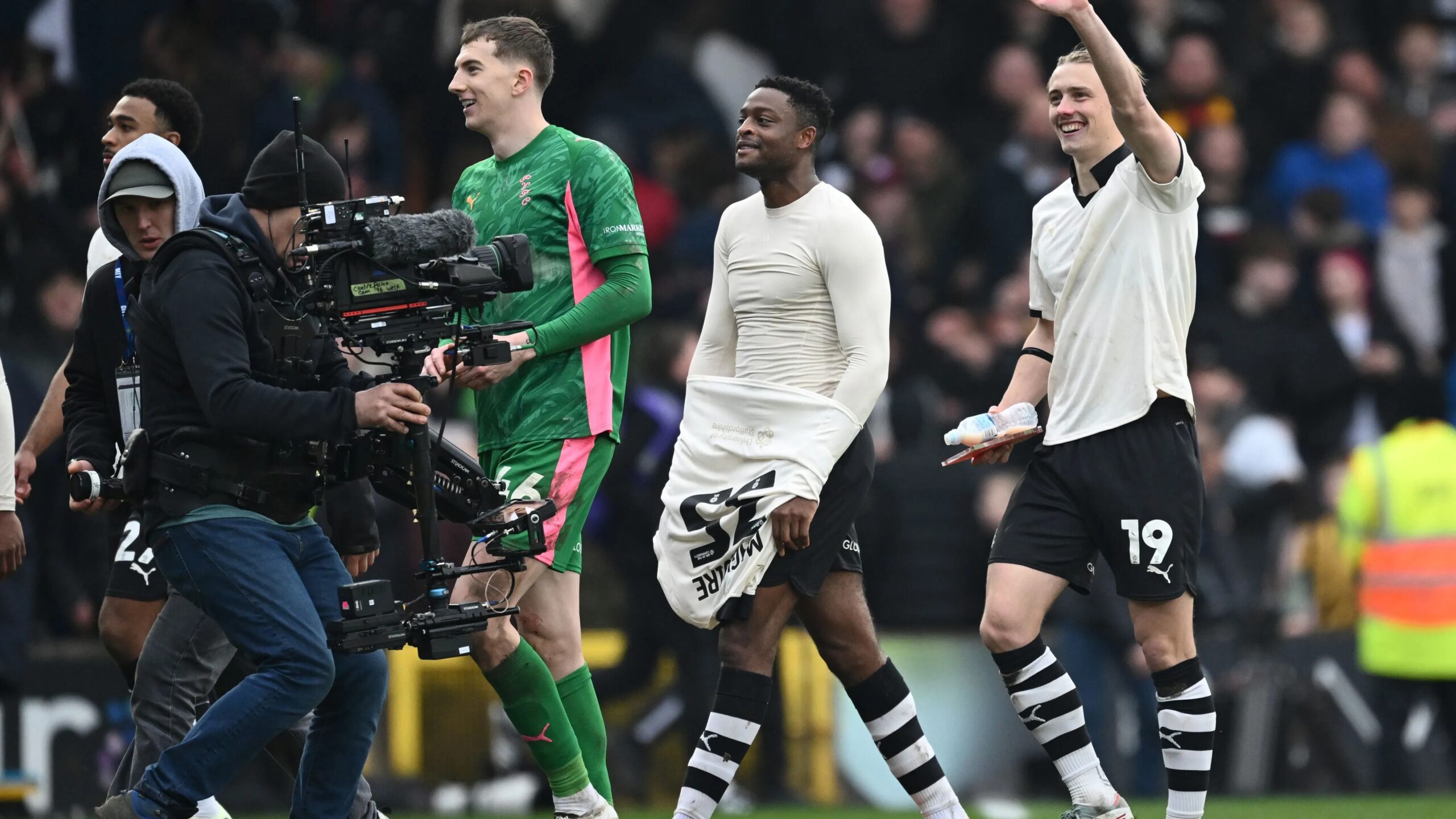 معجزة كأس الاتحاد متذيل الدرجة الثالثة يقصي ناديًا من البريميرليج وينتزع الانتصار التاريخي