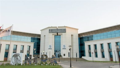 معركة أسعار الهواتف المحمولة تعود بقوة وتثير ضجة واسعة