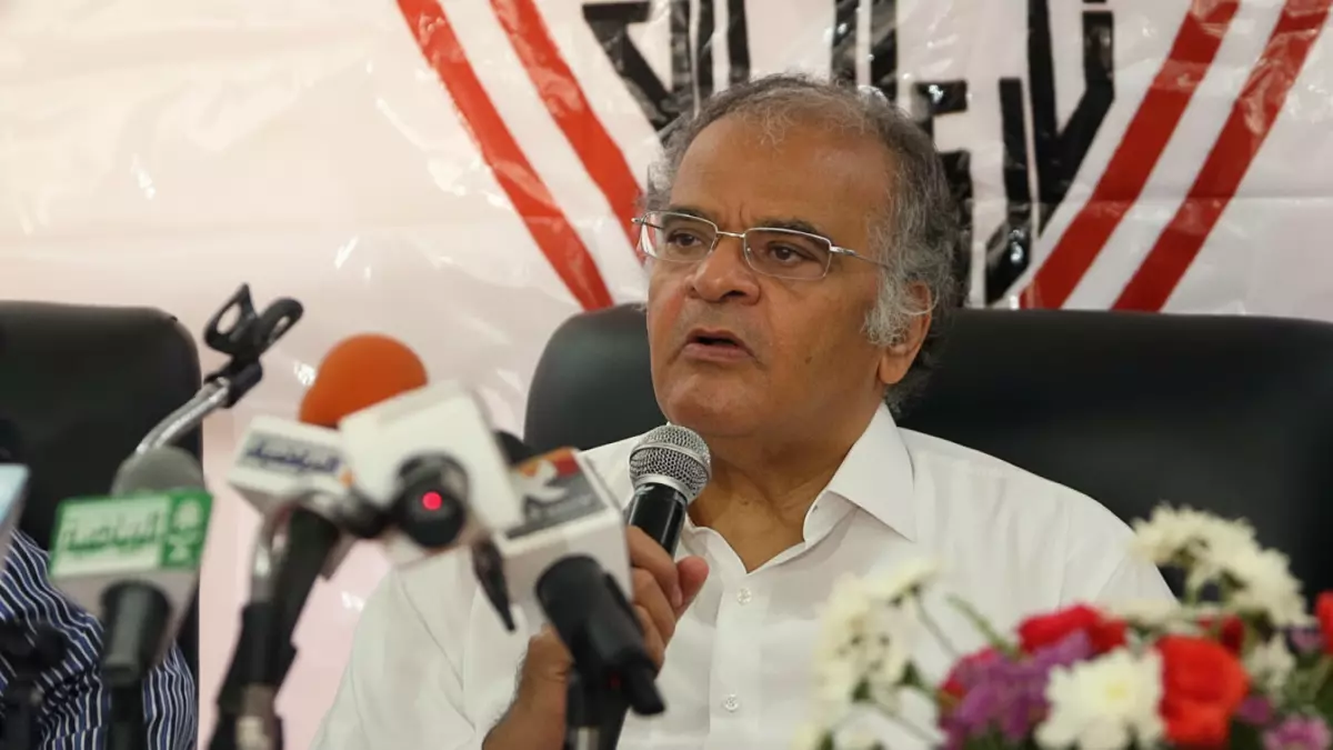 ممدوح عباس يُنقذ الزمالك بمليار جنيه ويسدد 11 قضية فيفا.. وأيمن يونس يطالب بتمثال تكريما له