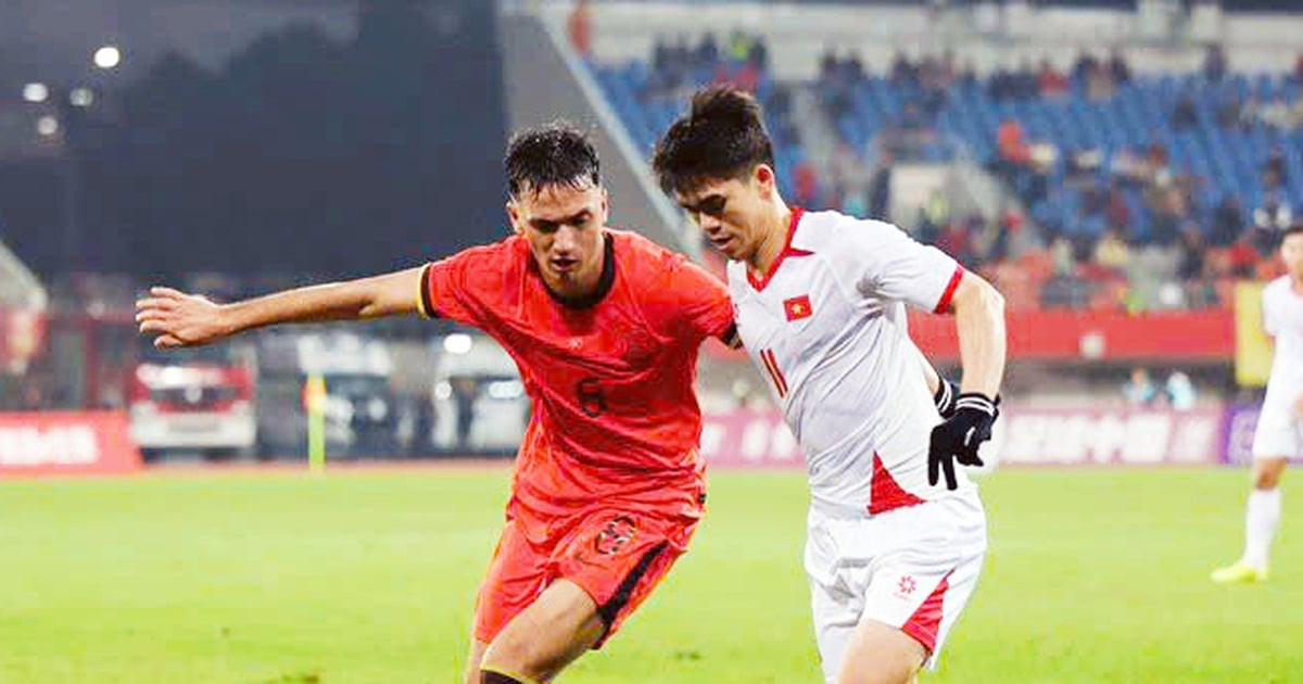 منتخب فيتنام تحت 23 عامًا يتجه إلى الصين لمواجهة الدولة المضيفة وتايلاند في منافسات مثيرة ضمن جدول المباريات.